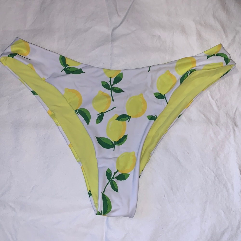 Reversible lemon bikini bottoms